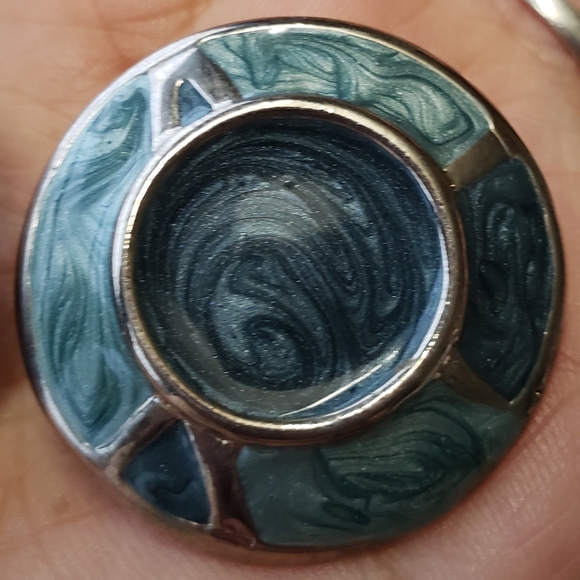 Beautiful Design Women's Earrings. - Picture 5 of 11